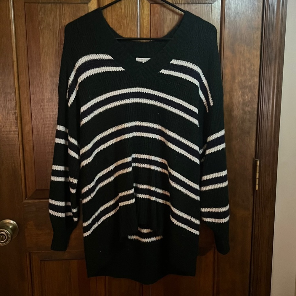 American eagle, Small sweater. worn good condition
